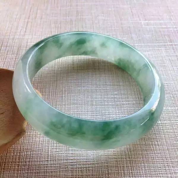 怎样买大小合适的手镯,怎么测量买手镯尺寸