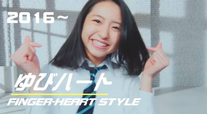 还在为拍照姿势而头疼？卖萌起家的JK们，早在100年前就美成精了！也许她们的某个姿势能带给你一点灵感……