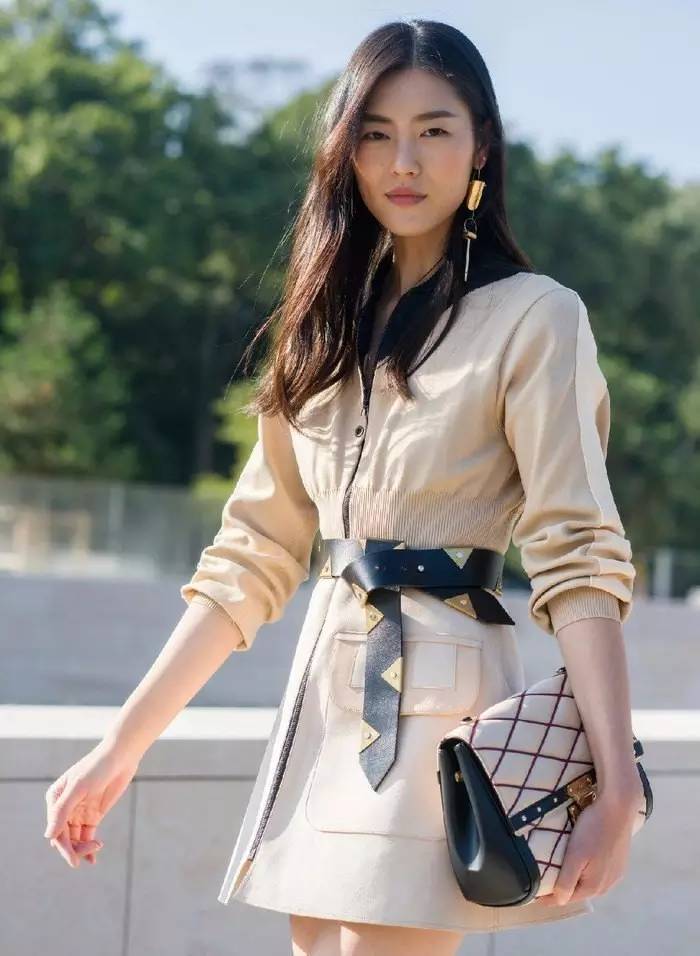 中分发型是怎样的,中分碎盖发型怎么处理