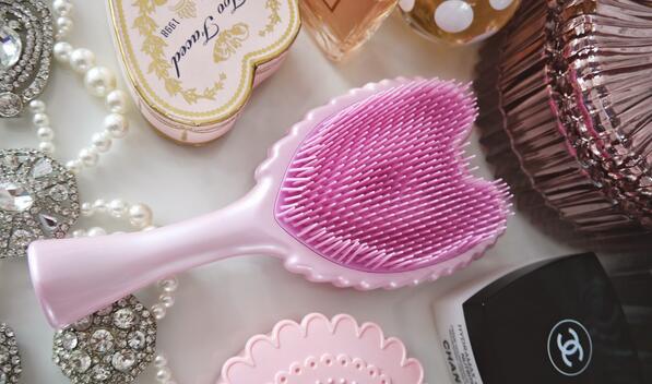 脸书让妹子尖叫的发梳,竟然是这些!