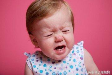 新生婴儿哭闹的原因和安抚的方法,新生婴儿哭闹正确安抚方法