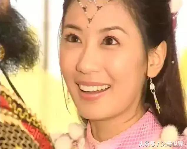 42岁贾静雯谈姐弟恋,贾静雯19岁替父还债嫁豪门