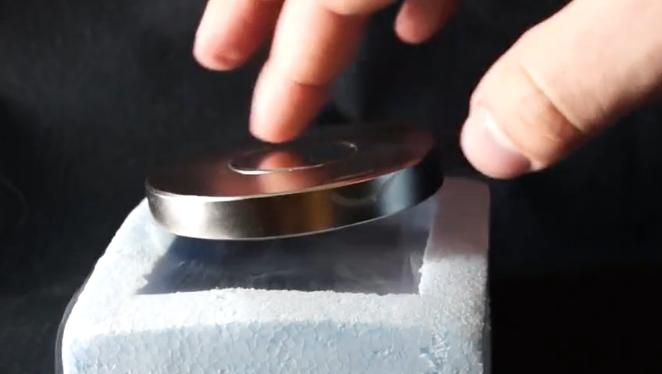 生活中怎样让物体悬浮和太空一样,能让物体悬浮的科学小实验