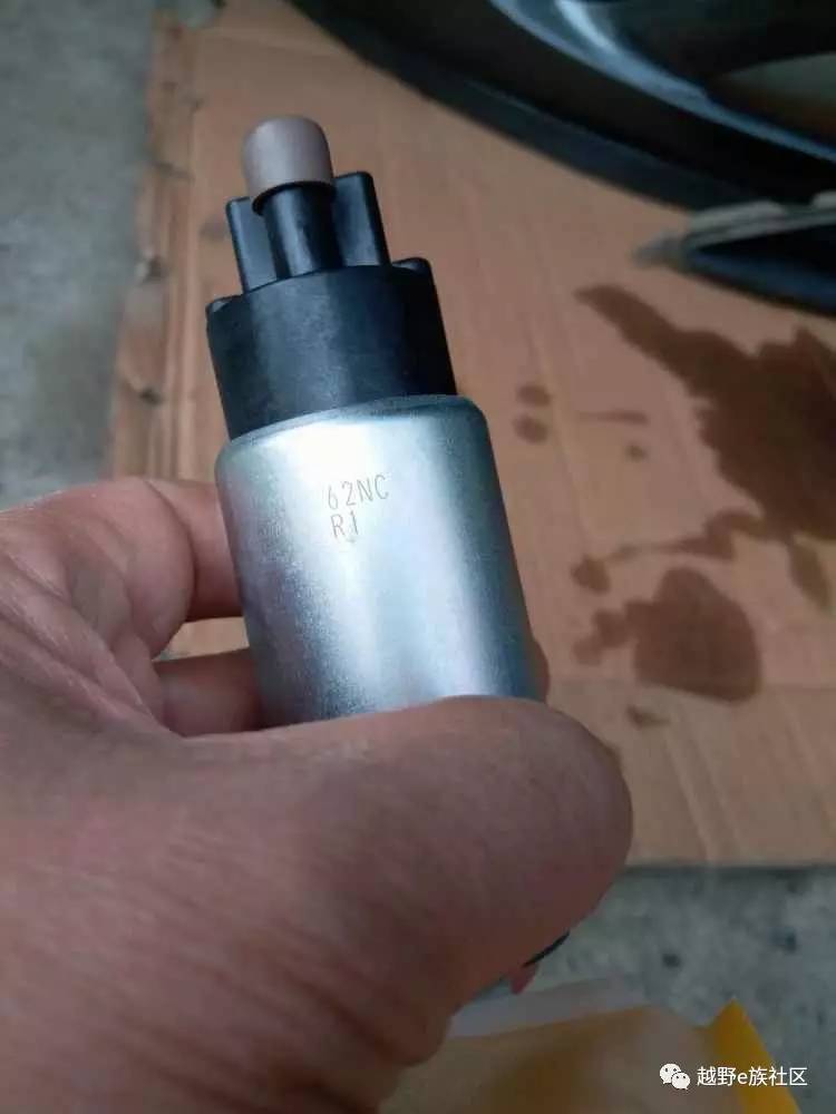 手油泵按压处渗油怎么修理,手油泵坏了怎么自救