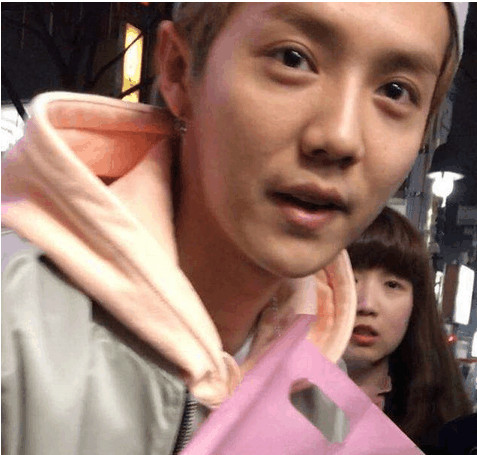 鹿晗被路人偶遇的视频,鹿晗早期被路人偶遇