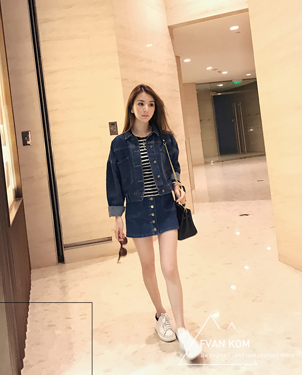 城嫂方媛的半年时尚进程，淘宝卖女装三百有交易自己则穿迪奥春装