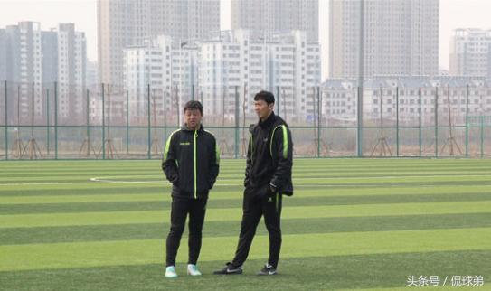 太尴尬球迷都懵了！刚官宣的球队主帅，跑其他球队执教去了！