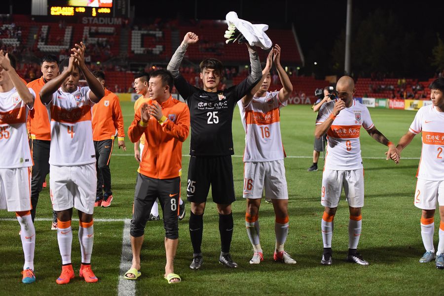 国安主力中场，曾高光入选国家队，后被鲁能逼迫退役