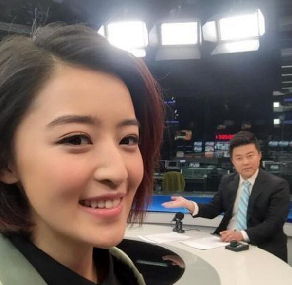 央视美女主持回归，《天下足球》终于有看点了，网友：就她最美