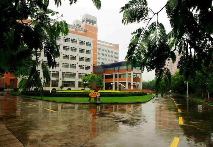 即将开始四年的大学生活,大四的生活已经过去一半了