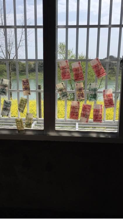 人民币打窝子，巧夺大黑鱼！