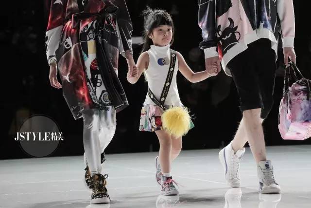 JSTYLE精美现场直击时装周：波点、星座放肆玩一把！