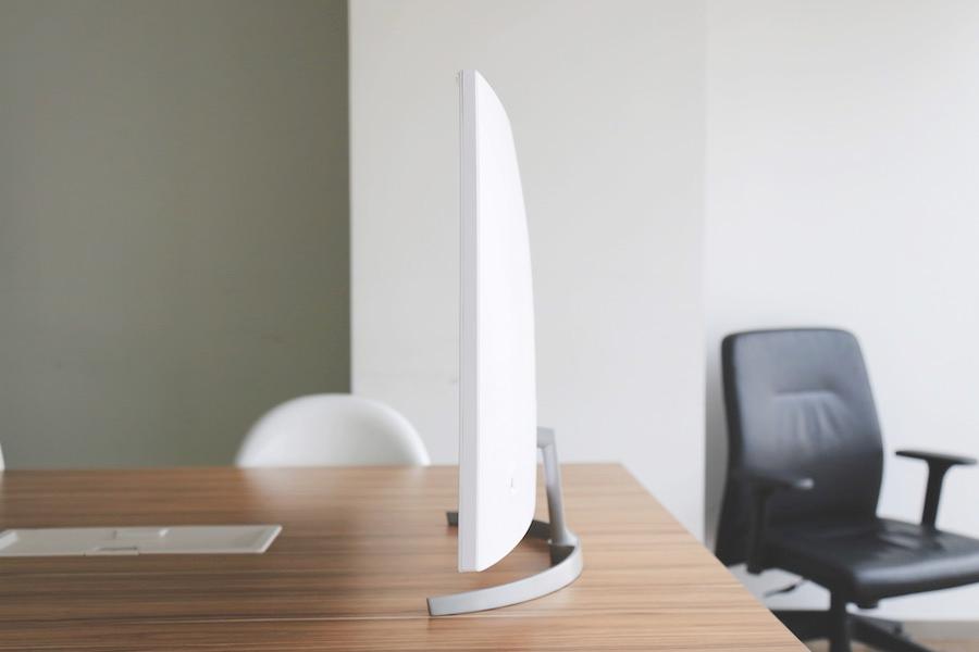 曲面屏显示器看起来真的舒服吗,27寸165hz2k曲面显示屏体验效果