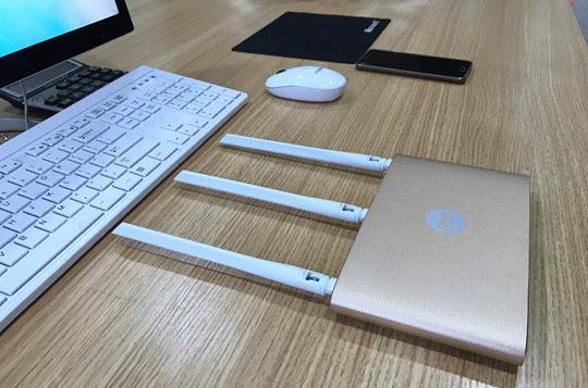 用了这台千兆路由，隔壁老王大哥270平的别墅都不要买路由器了