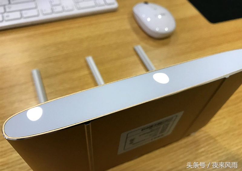 用了这台千兆路由，隔壁老王大哥270平的别墅都不要买路由器了