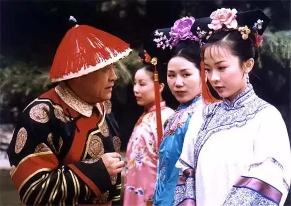 毕业于上戏，影剧音三栖发展，亦正亦邪，被誉为天下第一太监