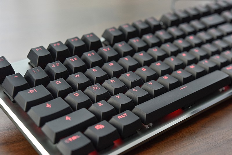 无线电竞键鼠套装,手游吃鸡未来之役外设键鼠测评