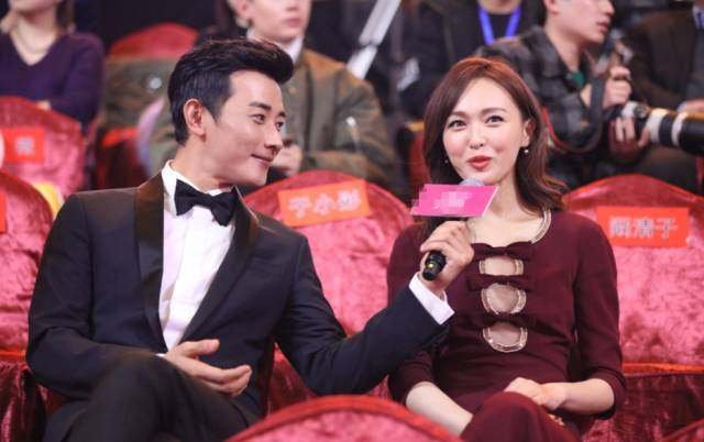 秀恩爱方式千千万！而只有一种爱叫有谢娜的地方就没有张杰的正脸