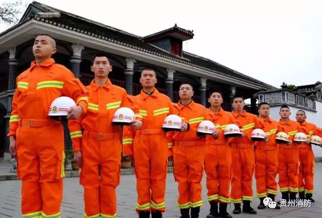 警徽闪耀忠魂视频,警魂闪耀照亮警徽图片