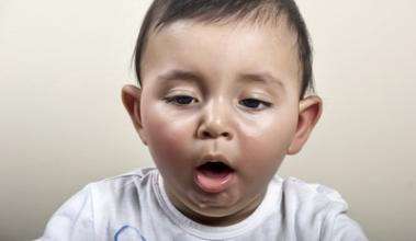 痰多恶心呕吐喉咙不舒服,喉咙痰咳不净怎么吃药