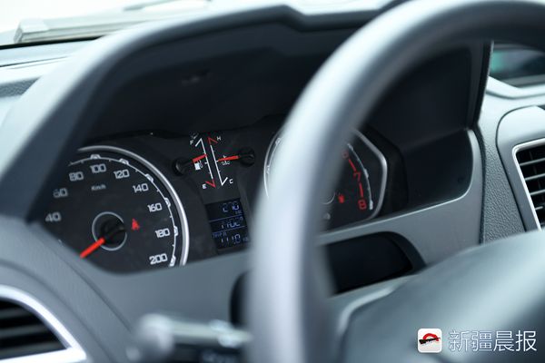 新车维修后冒黑烟,新车不到一个月开到路上冒烟