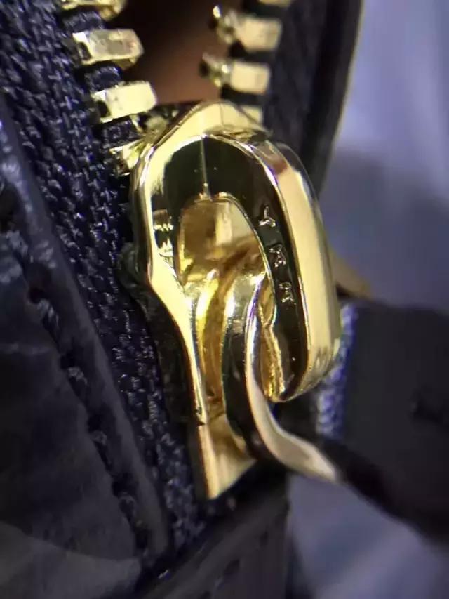 mcm蛇皮纹双肩包真假鉴别,如何鉴别mcm背包