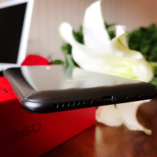 手机配色黑色最经典,360手机n5慕斯黑高配版来袭