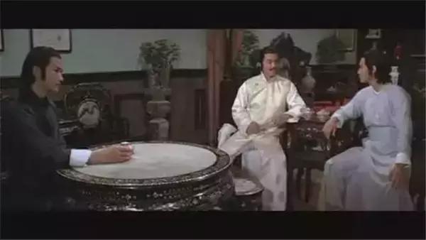 洪金宝被军官打是什么电影,当年被李小龙暴揍的洪金宝