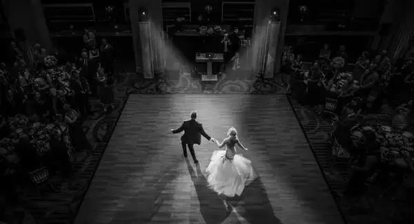 国外创意婚纱摄影作品,激发摄影师灵感的创意婚纱照