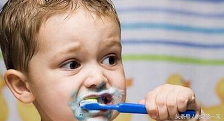 一岁宝宝剪指甲变黄,宝宝指甲黄色怎么回事