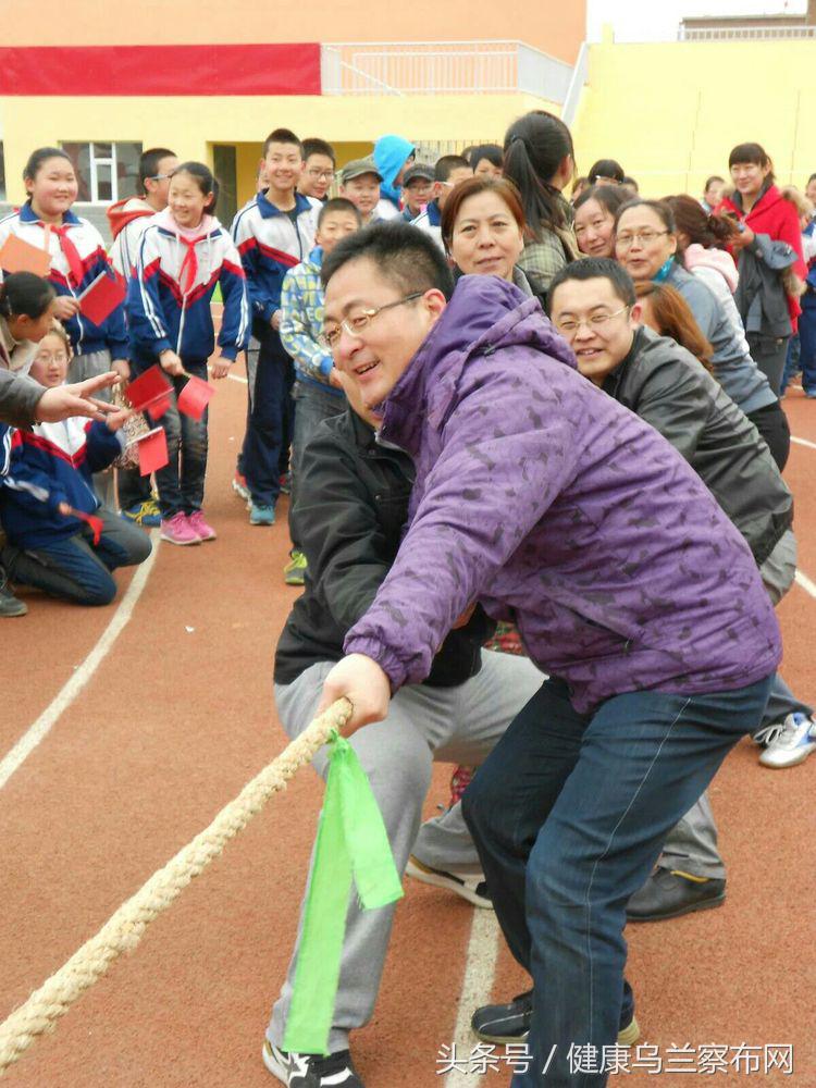 巩建伟,集宁区光明街小学校长巩建伟