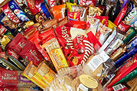 孩子把零食当主食,孩子零食当饭吃不喝水怎么办