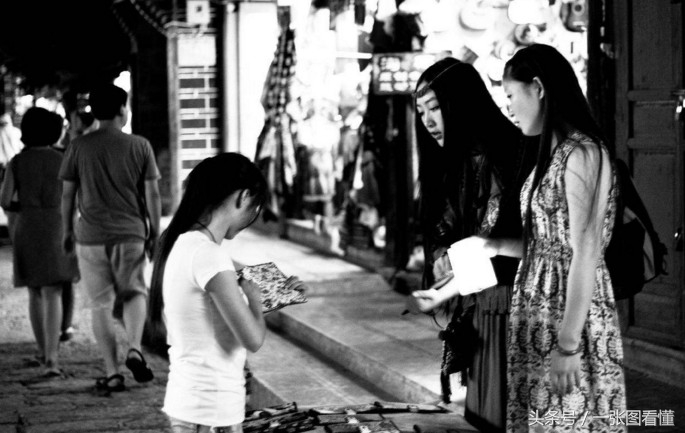 新手销售鞋子快速成交话术,摆地摊赚钱的4大技巧解析