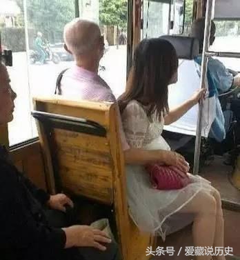 钱没拿到还被打了一顿,钱没挣到把人撞了