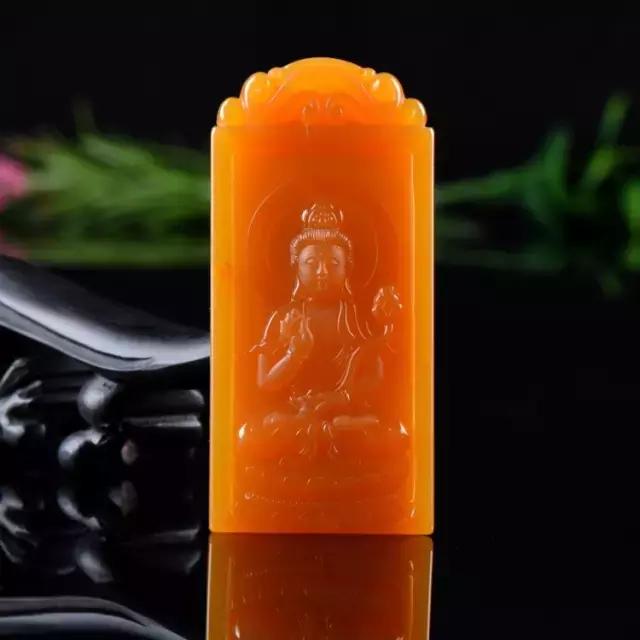 黄龙玉手镯费料,导致黄龙玉手镯价格高?