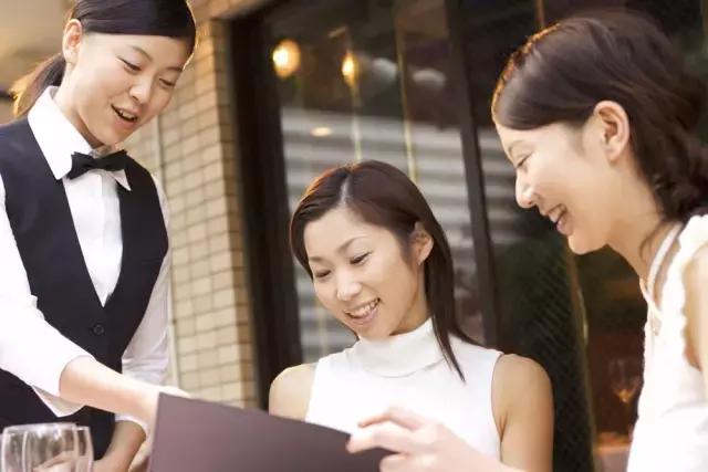 那些长期一个人旅行的人,经常旅游的人一般是干什么的