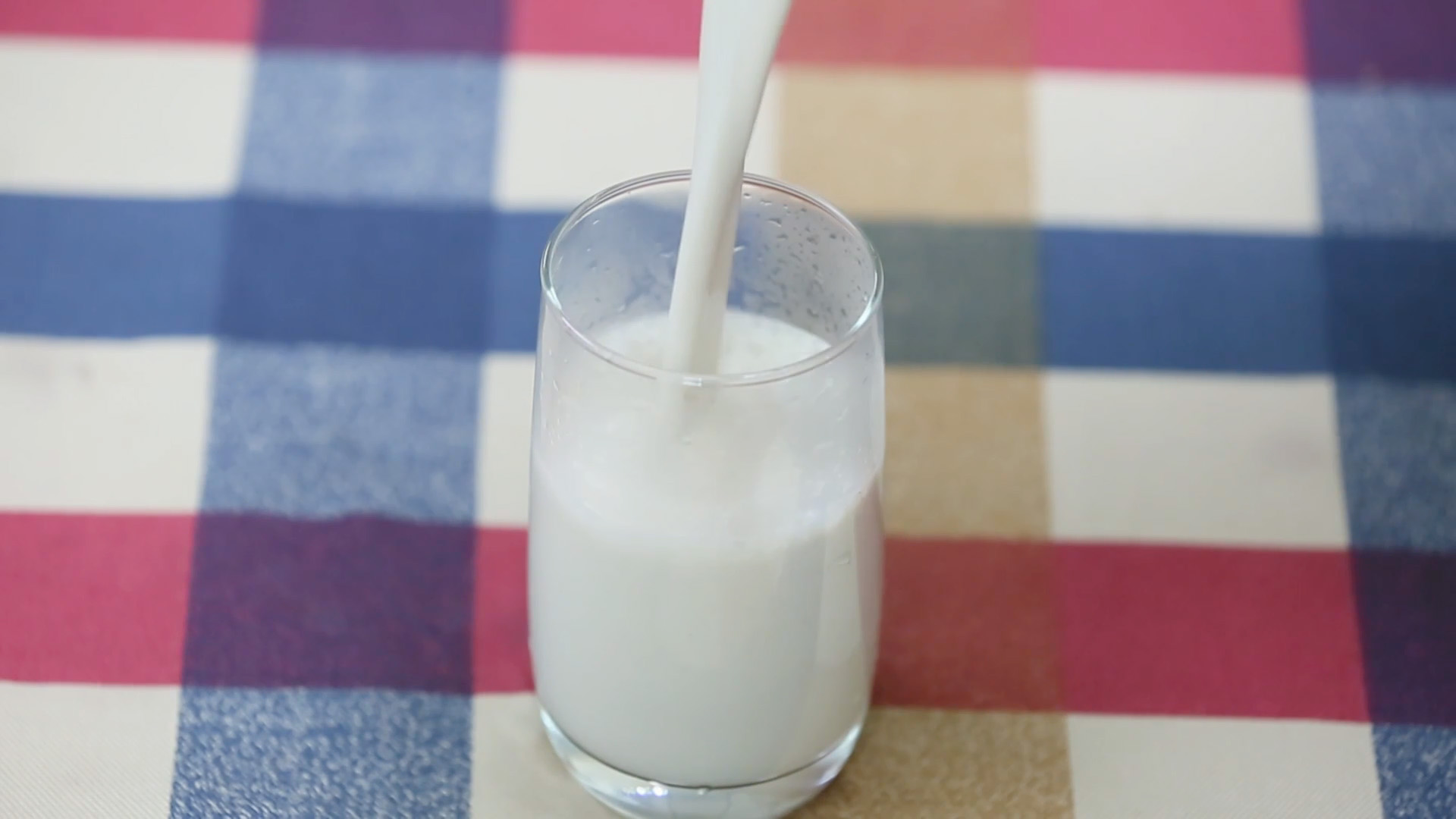 手磨养生核桃露,养颜冰镇核桃露