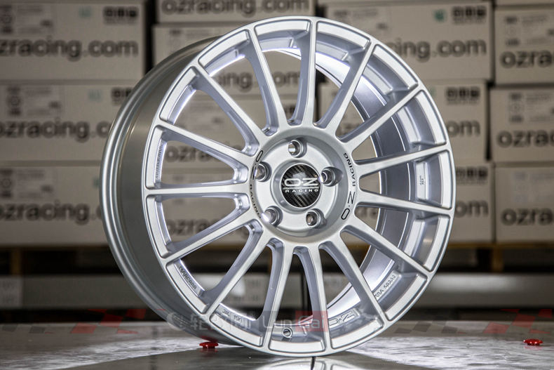 勒芒经典——OZSuperturismoLM轮毂细节展示