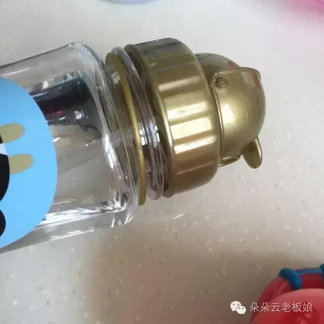 孩子不爱喝白开水用什么水杯,什么样的杯子让孩子爱上喝水