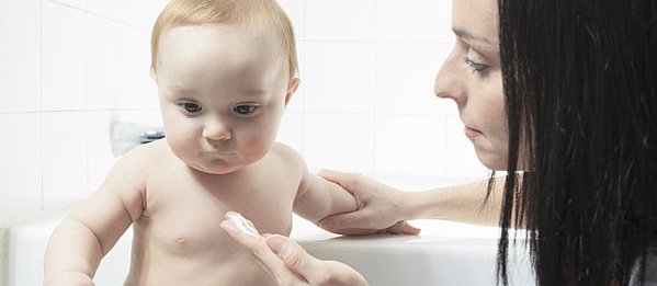 婴儿湿疹反反复复的最佳治疗方法,两个月的婴儿湿疹反反复复怎么办