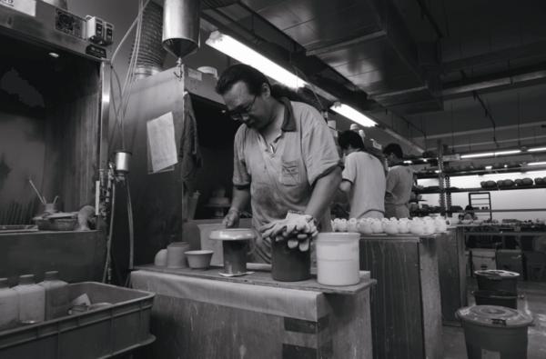 头号陶贩：从地摊卖烟灰缸到台湾80%的茶人茶馆都用他做的茶器