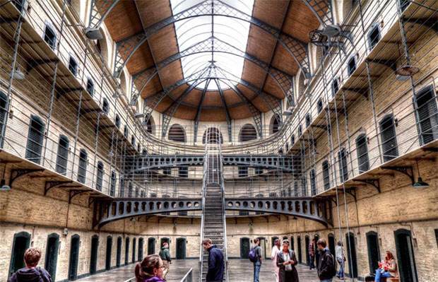 旧金山监狱恶魔岛,美国恶魔岛越狱事件