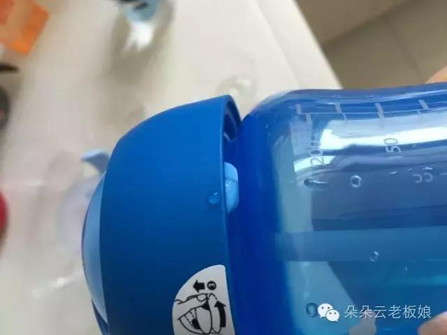 如何解决孩子不会用杯子喝水,孩子不爱喝水买什么样的杯子