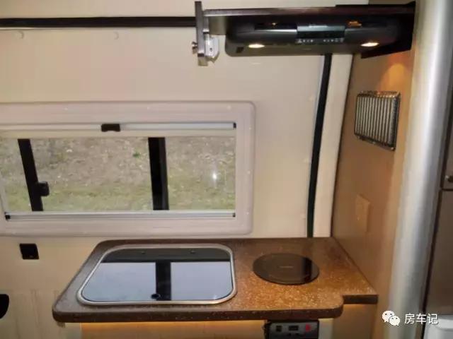 小空间大行程,大通原厂2018款b型房车体验