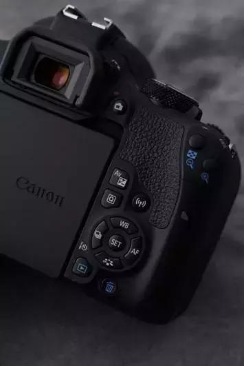 佳能77d和800d拍视频哪款相机好,77d和800d哪个值得入手