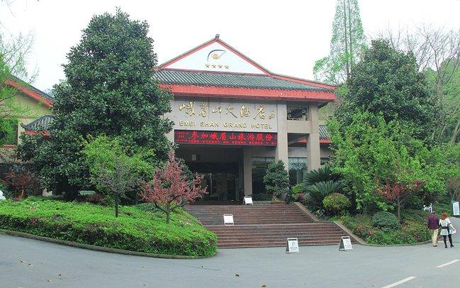 峨眉山吃住行,峨眉山吃住最佳攻略