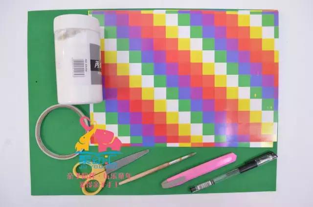 玩过手动的桌上足球，还没玩过用嘴吹的