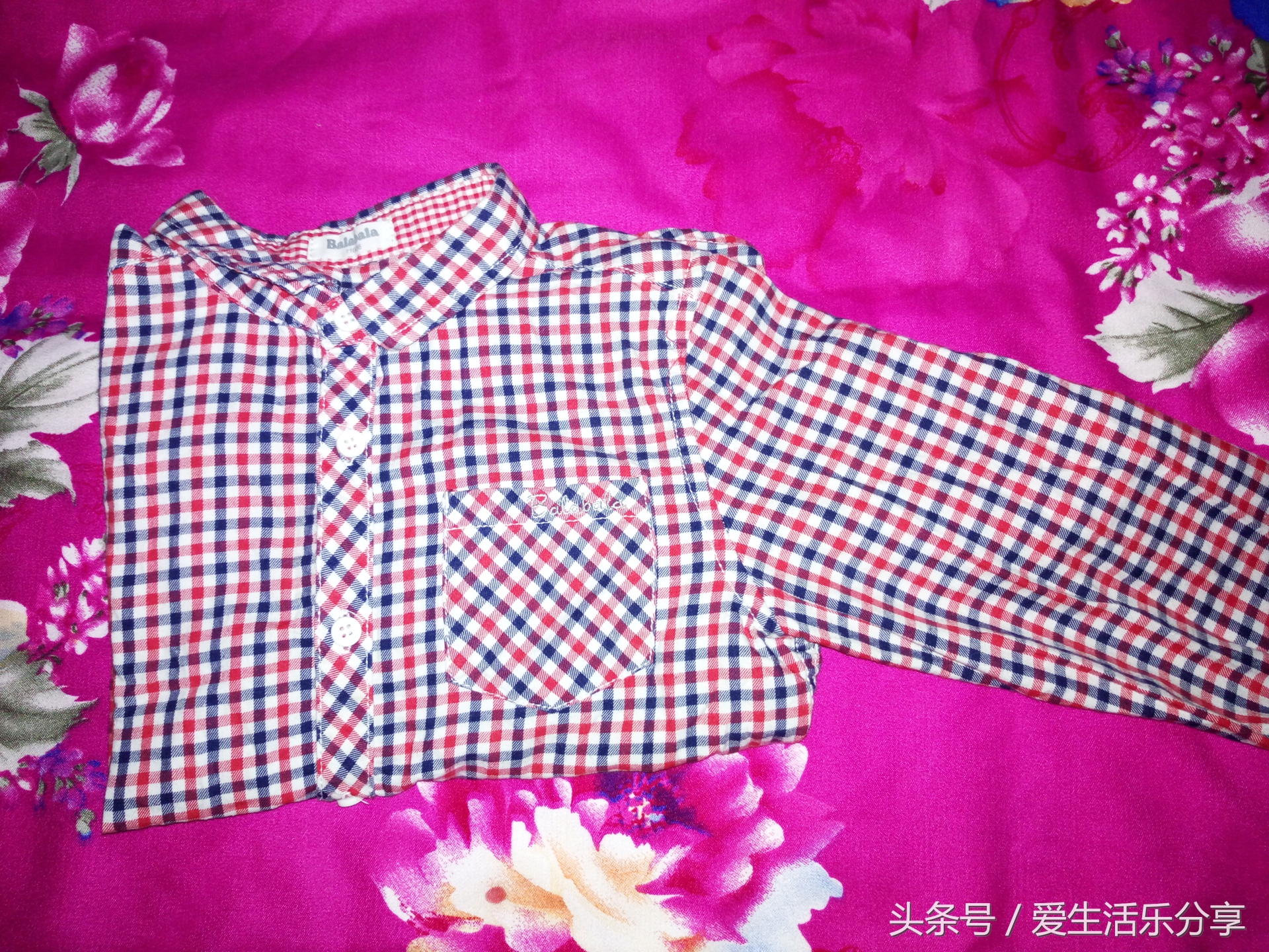 如何快速地叠好毛衣服,如何快速叠好衣服
