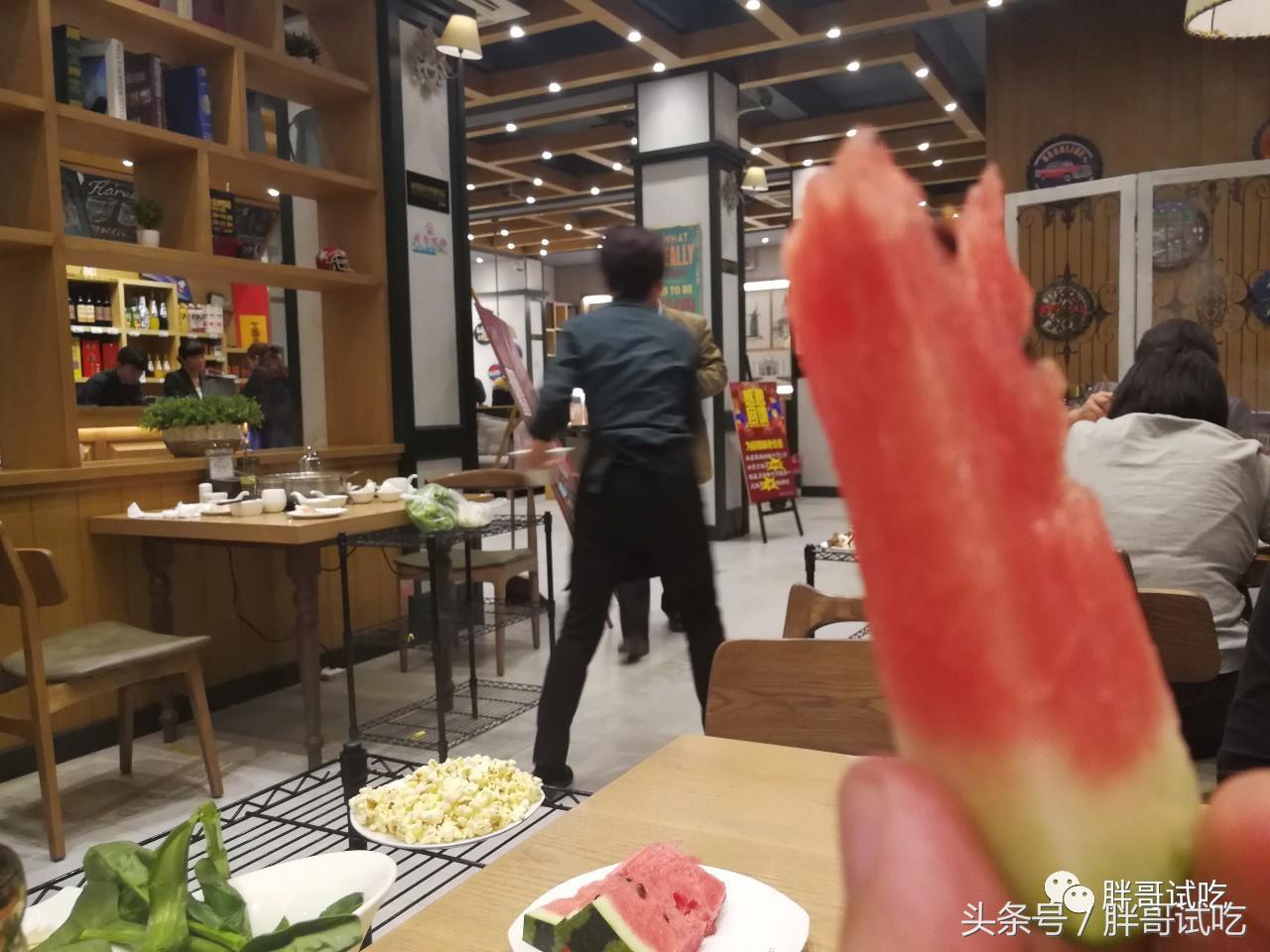 胖哥试吃的火锅底料,试吃云南牛肉火锅