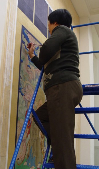 她，在大英博物馆修*物文**